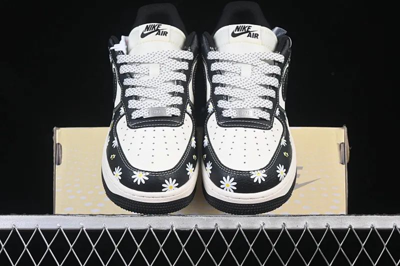 All categories Nk Air Force 1 Air Force series Nk Air Force 1 Low Air Force low-top Nike Air Force 1'07 Low black and white panda print Air Force 1 low-top casual sneakers JP8028-004